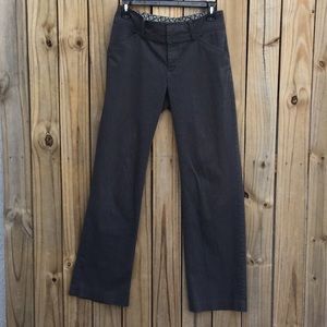 The natural straight leg just below the waist Lee